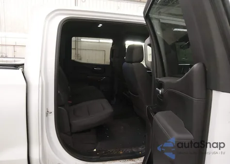 2021 Chevrolet Silverado 1500 4Wd Short Bed Rst z USA, uszkodzony, nr VIN 3GCUYEED1MG230876